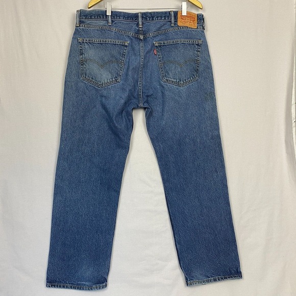 Levis 505 Regular Fit Mens 40x30 Straight Leg Jeans Blue Medium Wash 505 0216 - Picture 2 of 16